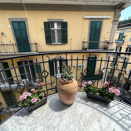 Domus Luca - Central Rooms In The Heart Of Naples Exterior photo