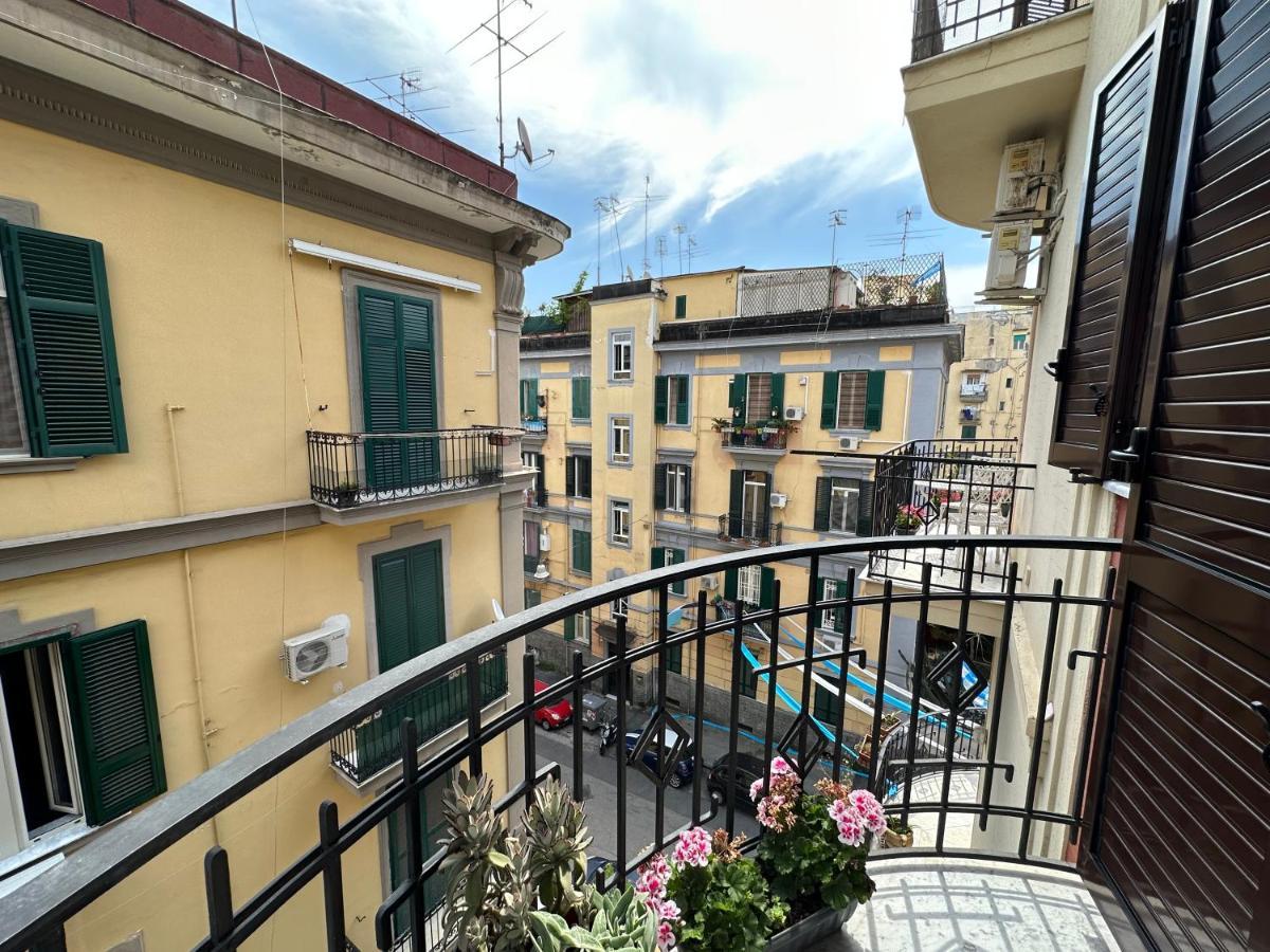 Domus Luca - Central Rooms In The Heart Of Naples Exterior photo