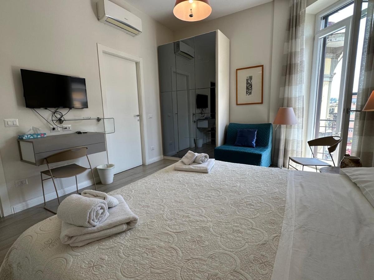 Domus Luca - Central Rooms In The Heart Of Naples Exterior photo