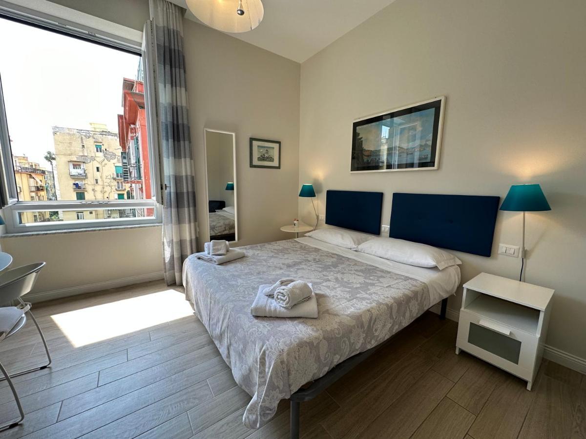 Domus Luca - Central Rooms In The Heart Of Naples Exterior photo
