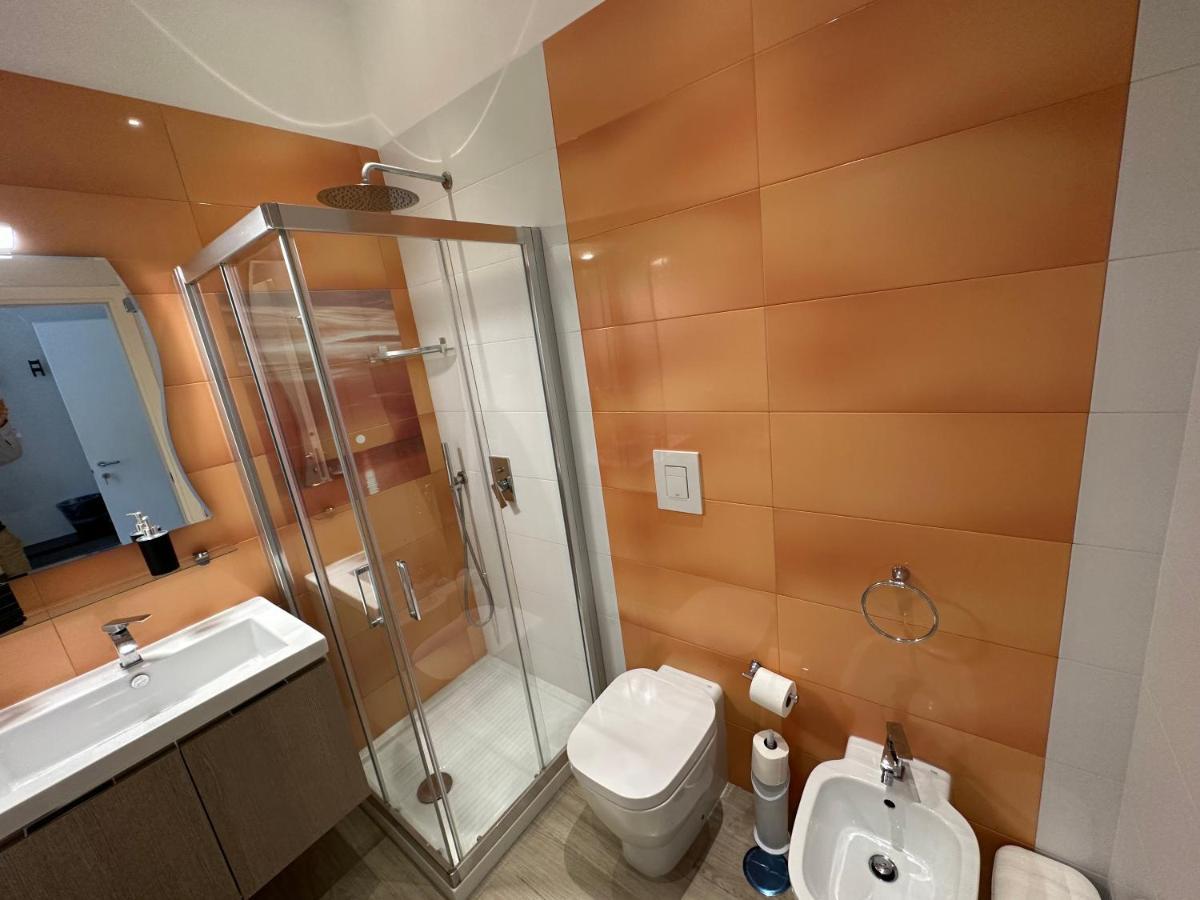 Domus Luca - Central Rooms In The Heart Of Naples Exterior photo