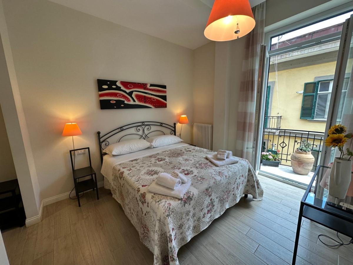Domus Luca - Central Rooms In The Heart Of Naples Exterior photo