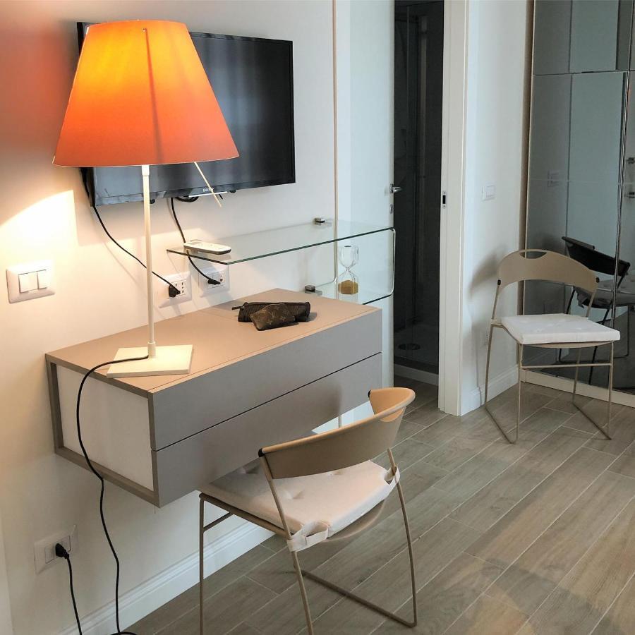 Domus Luca - Central Rooms In The Heart Of Naples Exterior photo